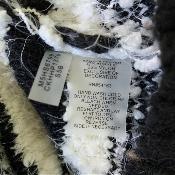 Calvin Klein // Black, White Textured Sweater Cape Sz Small/Medium Wk1 - Picture 9 of 9